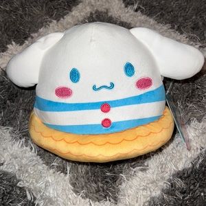 NWT Cinnamoroll by Sanrio Squishmallow